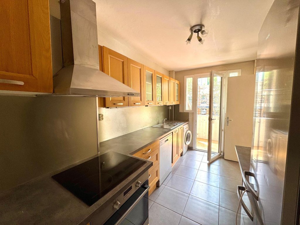 APPARTEMENT T3 A LOUER - ST ETIENNE - 57.35 m2 - 640 &euro; charges comprises par mois