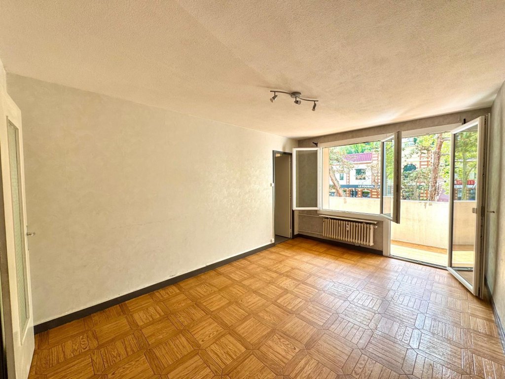 APPARTEMENT T3 A LOUER - ST ETIENNE - 57.35 m2 - 640 &euro; charges comprises par mois