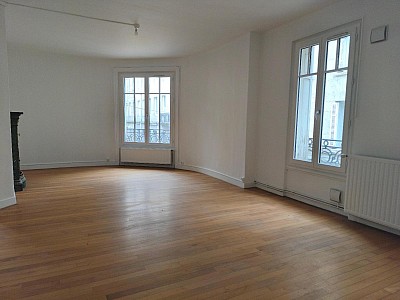 APPARTEMENT T3 A LOUER - ST ETIENNE - 82.19 m2 - 620 &euro; charges comprises par mois