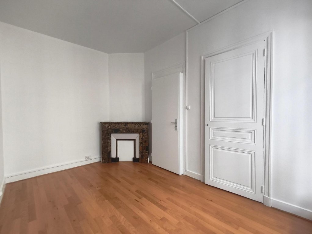 APPARTEMENT T3 A LOUER - ST ETIENNE - 82.19 m2 - 620 &euro; charges comprises par mois
