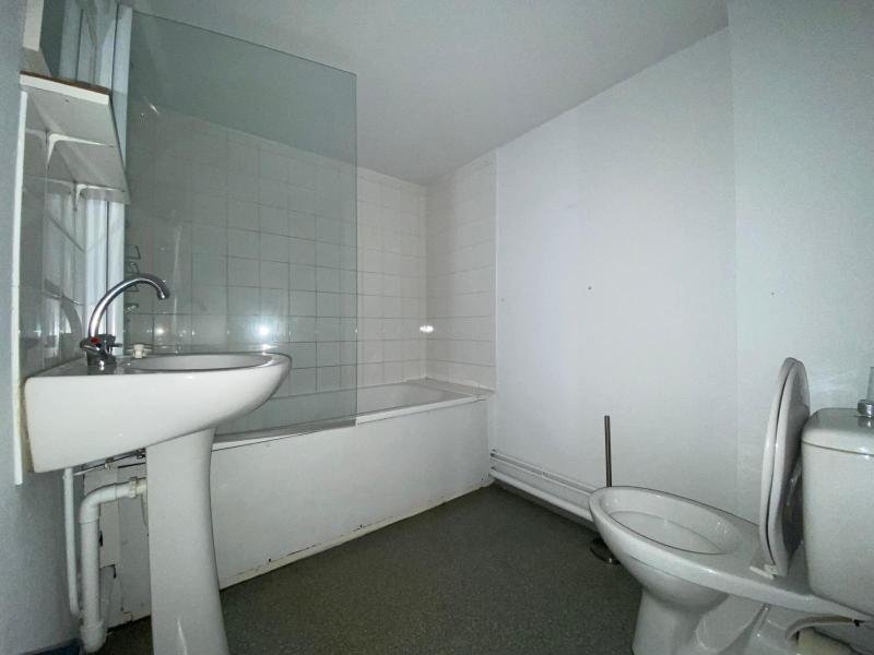APPARTEMENT T3 A LOUER - ST ETIENNE - 43.11 m2 - 556 &euro; charges comprises par mois