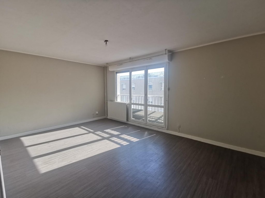 APPARTEMENT T3 A LOUER - ST ETIENNE - 70.92 m2 - 645 &euro; charges comprises par mois
