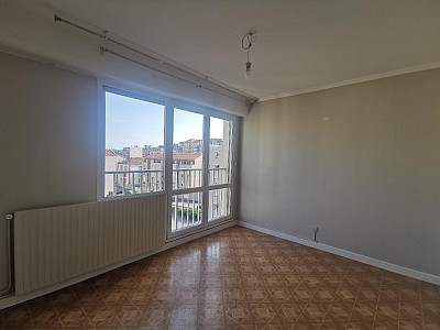 APPARTEMENT T3 A LOUER - ST ETIENNE - 70.92 m2 - 645 &euro; charges comprises par mois