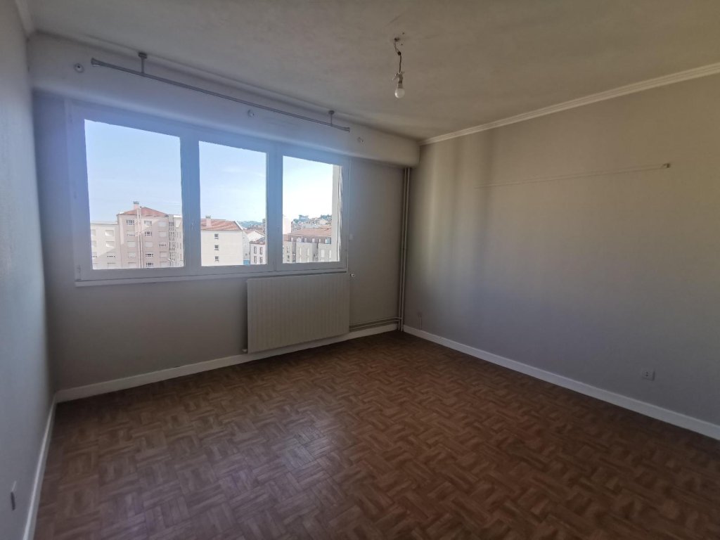 APPARTEMENT T3 A LOUER - ST ETIENNE - 70.92 m2 - 645 &euro; charges comprises par mois
