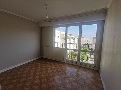 APPARTEMENT T3 A LOUER - ST ETIENNE - 70.92 m2 - 645 &euro; charges comprises par mois