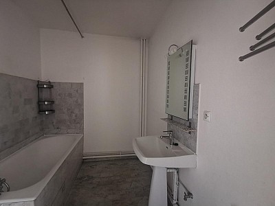 APPARTEMENT T3 A LOUER - ST ETIENNE - 70.92 m2 - 645 &euro; charges comprises par mois