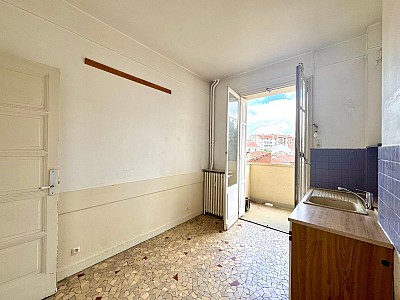 APPARTEMENT T3 A LOUER - ST ETIENNE - 74.9 m2 - 695 &euro; charges comprises par mois