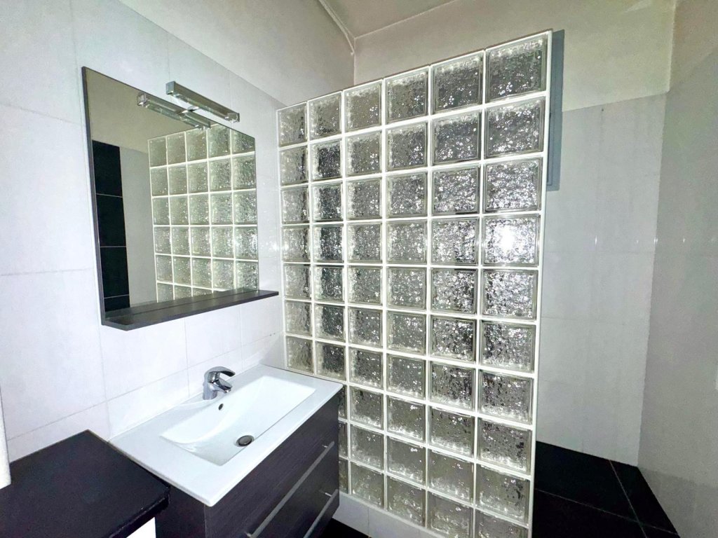 APPARTEMENT T3 A LOUER - ST ETIENNE - 74.9 m2 - 695 &euro; charges comprises par mois