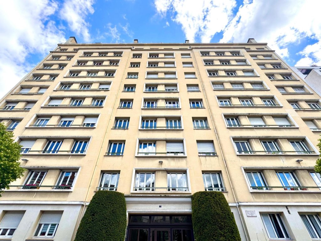 APPARTEMENT T3 A LOUER - ST ETIENNE - 74.9 m2 - 695 &euro; charges comprises par mois