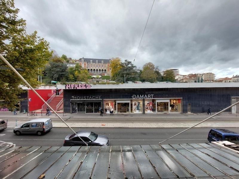 APPARTEMENT T3 A LOUER - ST ETIENNE - 79.43 m2 - 690 &euro; charges comprises par mois