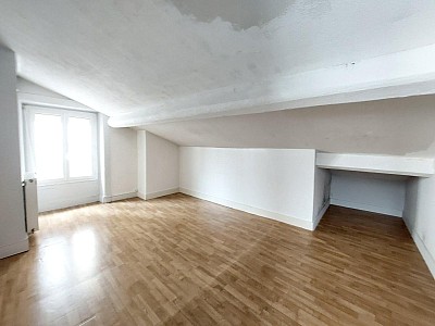 APPARTEMENT T3 A LOUER - ST ETIENNE - 52.77 m2 - 380 &euro; charges comprises par mois