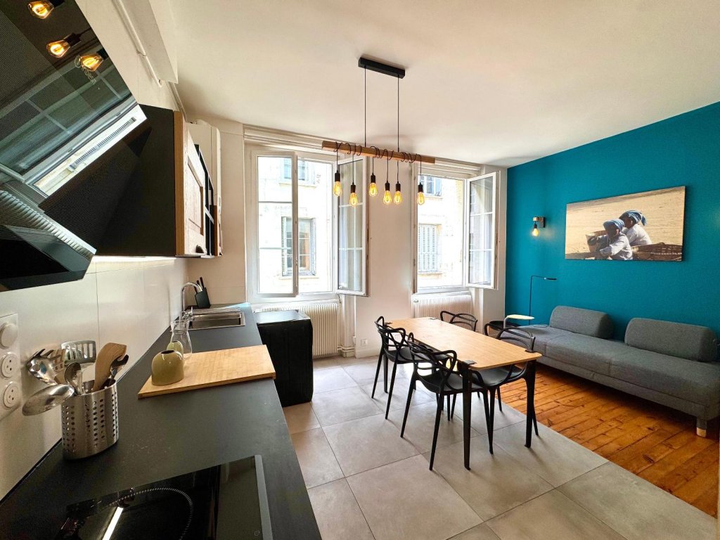 APPARTEMENT T3 A LOUER - ST ETIENNE - 51.59 m2 - 740 &euro; charges comprises par mois