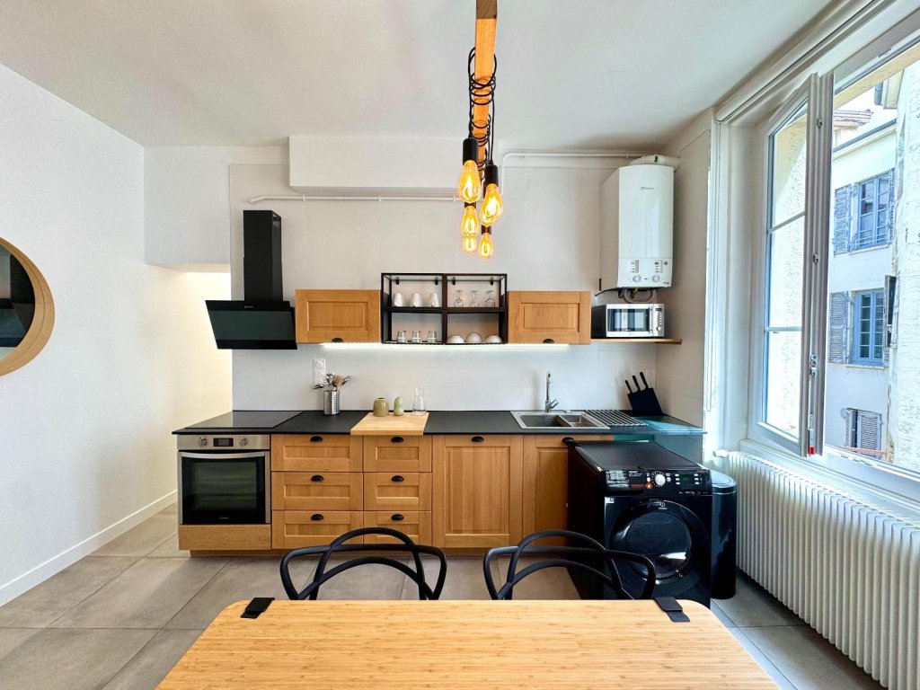 APPARTEMENT T3 A LOUER - ST ETIENNE - 51.59 m2 - 740 &euro; charges comprises par mois