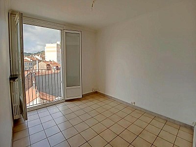 APPARTEMENT T3 A LOUER - ST ETIENNE - 67.74 m2 - 695 &euro; charges comprises par mois