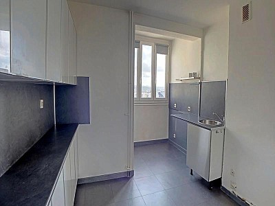 APPARTEMENT T3 A LOUER - ST ETIENNE - 67.74 m2 - 695 &euro; charges comprises par mois