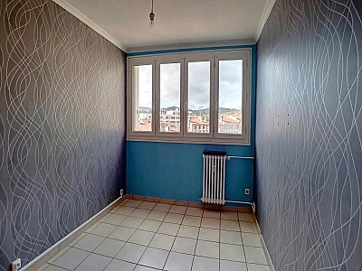 APPARTEMENT T3 A LOUER - ST ETIENNE - 67.74 m2 - 695 &euro; charges comprises par mois