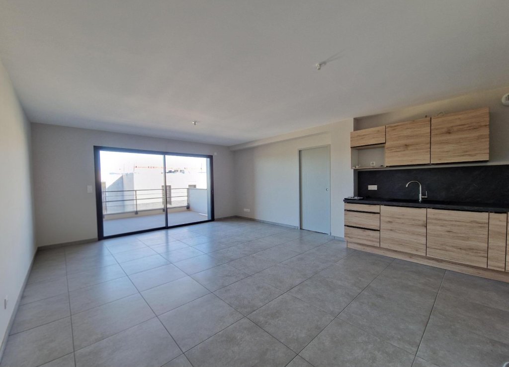APPARTEMENT T3 A LOUER - ST GENEST LERPT - 77.91 m2 - 960 &euro; charges comprises par mois