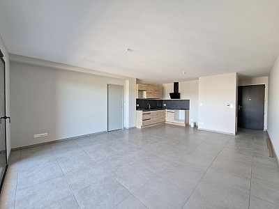 APPARTEMENT T3 A LOUER - ST GENEST LERPT - 77.91 m2 - 960 &euro; charges comprises par mois