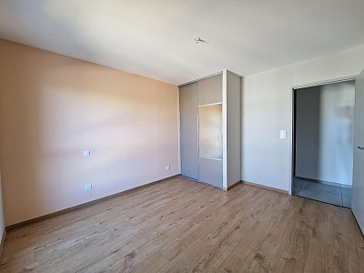 APPARTEMENT T3 A LOUER - ST GENEST LERPT - 77.91 m2 - 960 &euro; charges comprises par mois