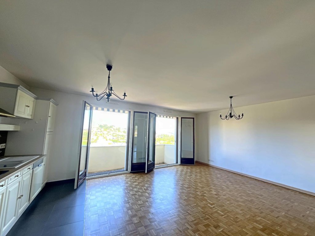 APPARTEMENT T3 A VENDRE - ST ETIENNE - 85.8 m2 - 145 000 &euro;