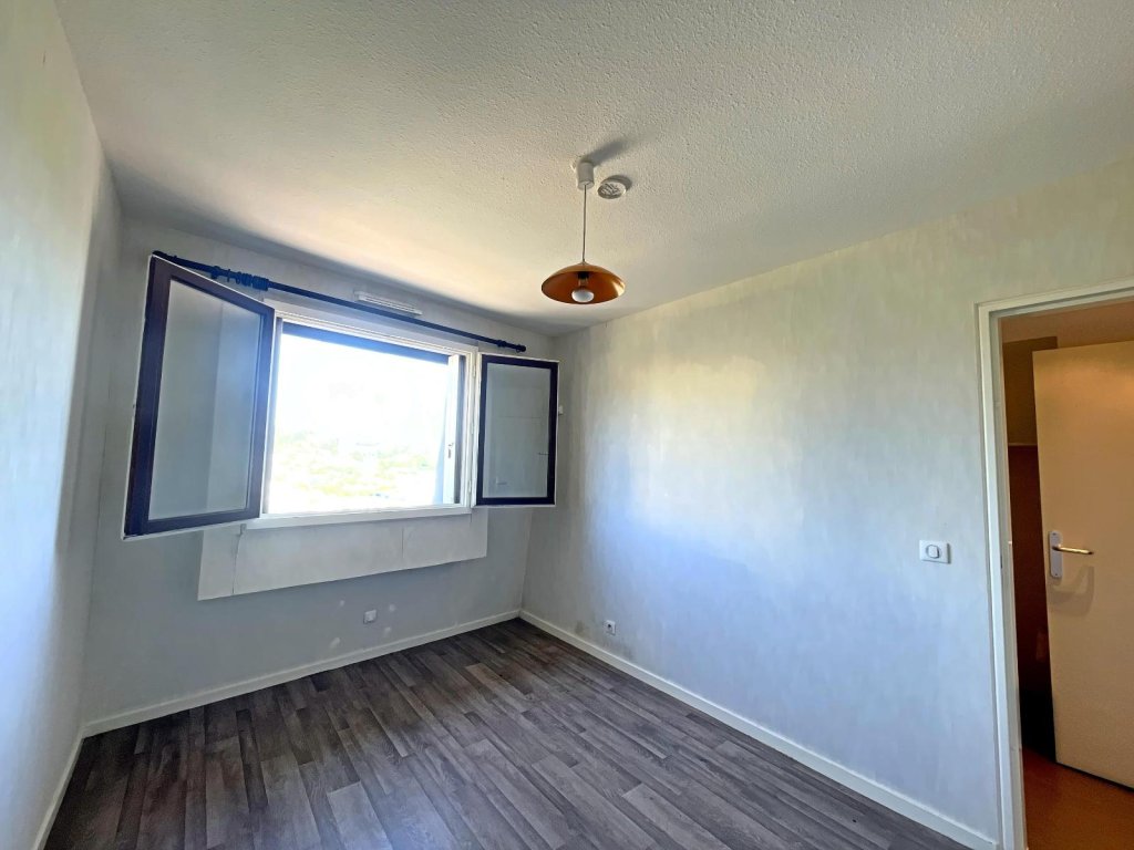 APPARTEMENT T3 A VENDRE - ST ETIENNE - 85.8 m2 - 145 000 &euro;