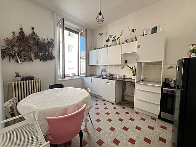 APPARTEMENT T3 A VENDRE - ST ETIENNE - 74 m2 - 60 000 &euro;