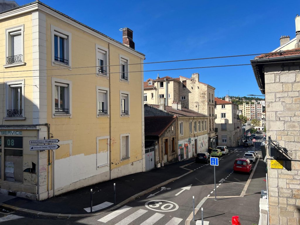 APPARTEMENT T3 A VENDRE - ST ETIENNE - 74 m2 - 60 000 &euro;