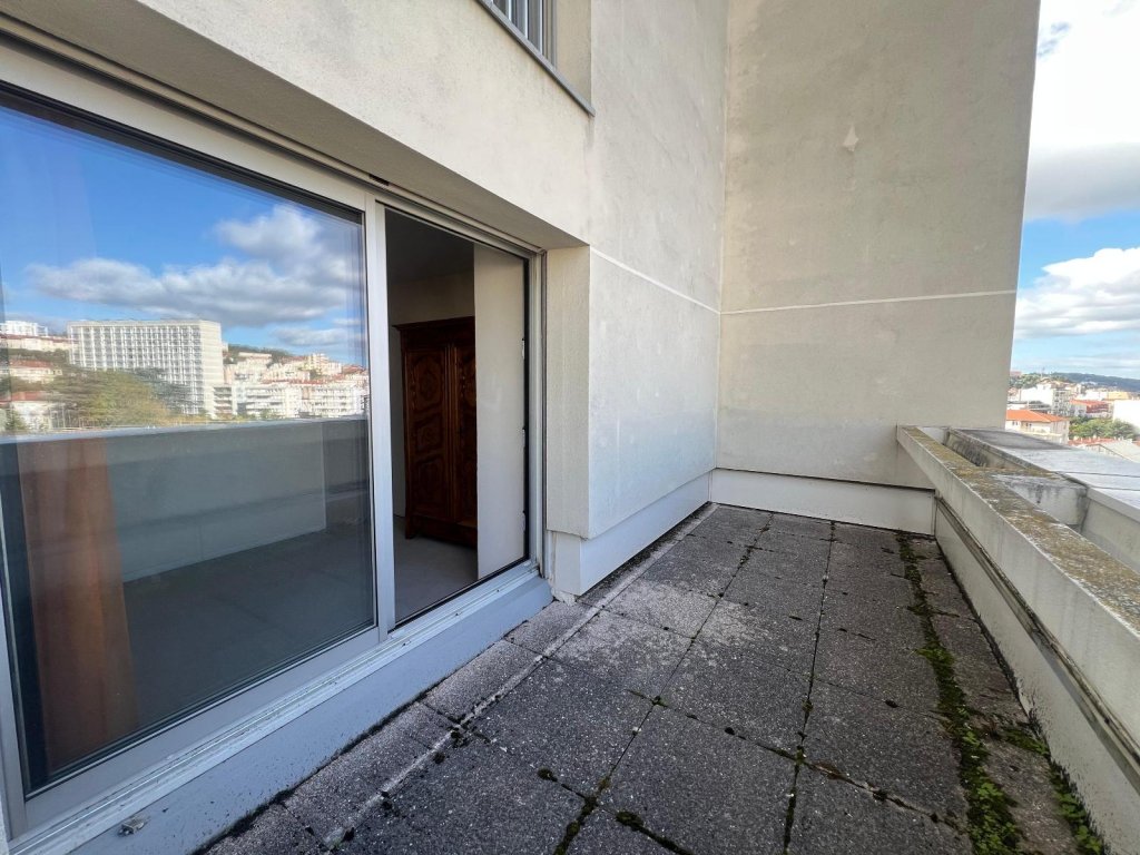 APPARTEMENT T3 A VENDRE - ST ETIENNE - 72 m2 - 89 000 &euro;