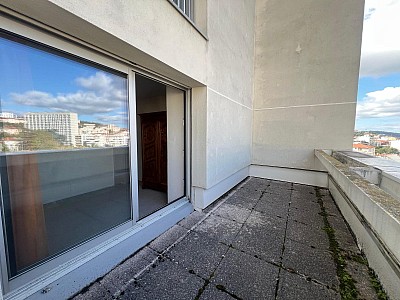 APPARTEMENT T3 A VENDRE - ST ETIENNE - 72 m2 - 89 000 &euro;