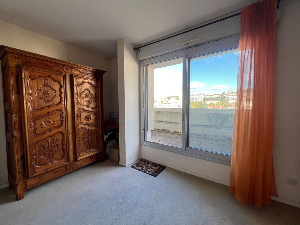 APPARTEMENT T3 A VENDRE - ST ETIENNE - 72 m2 - 89 000 &euro;