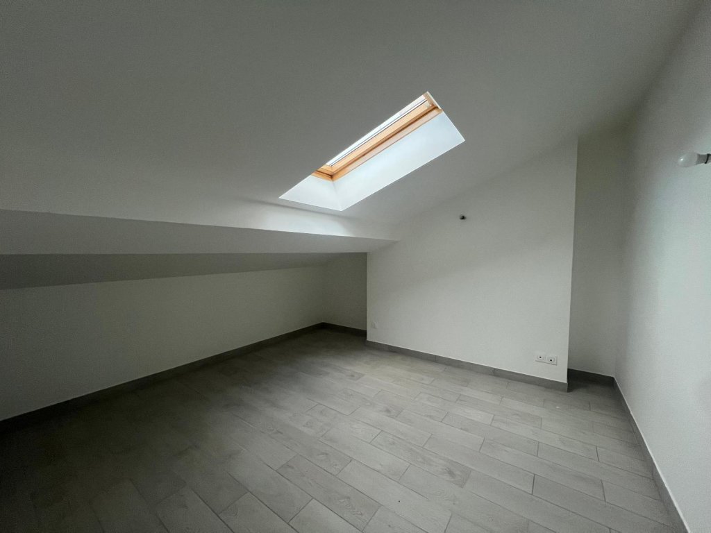 APPARTEMENT T3 A VENDRE - ST ETIENNE - 76 m2 - 79 500 &euro;
