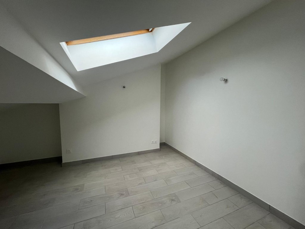 APPARTEMENT T3 A VENDRE - ST ETIENNE - 76 m2 - 79 500 &euro;