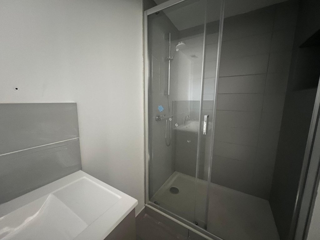 APPARTEMENT T3 A VENDRE - ST ETIENNE - 76 m2 - 79 500 &euro;