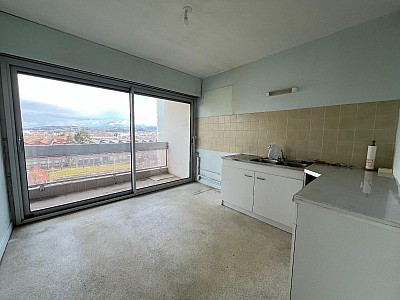 APPARTEMENT T3 A VENDRE - ST ETIENNE - 66 m2 - 75 000 €