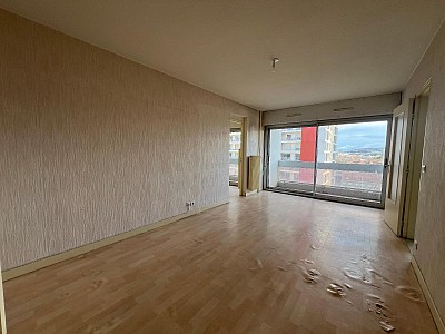 APPARTEMENT T3 A VENDRE - ST ETIENNE - 66 m2 - 75 000 €