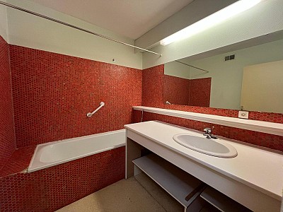 APPARTEMENT T3 A VENDRE - ST ETIENNE - 66 m2 - 75 000 €