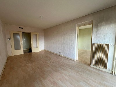 APPARTEMENT T3 A VENDRE - ST ETIENNE - 66 m2 - 75 000 €