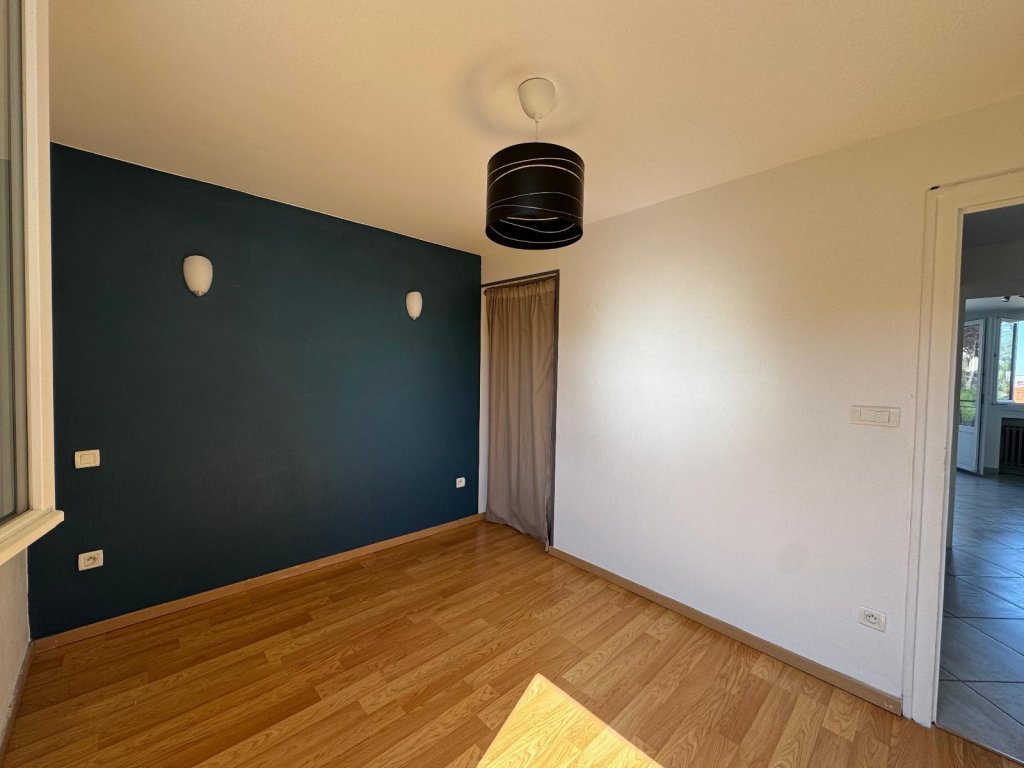 APPARTEMENT T3 A VENDRE - ST ETIENNE - 57 m2 - 75 000 &euro;
