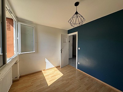 APPARTEMENT T3 A VENDRE - ST ETIENNE - 57 m2 - 75 000 &euro;