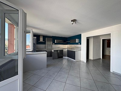 APPARTEMENT T3 A VENDRE - ST ETIENNE - 57 m2 - 75 000 &euro;