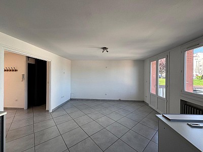 APPARTEMENT T3 A VENDRE - ST ETIENNE - 57 m2 - 75 000 &euro;