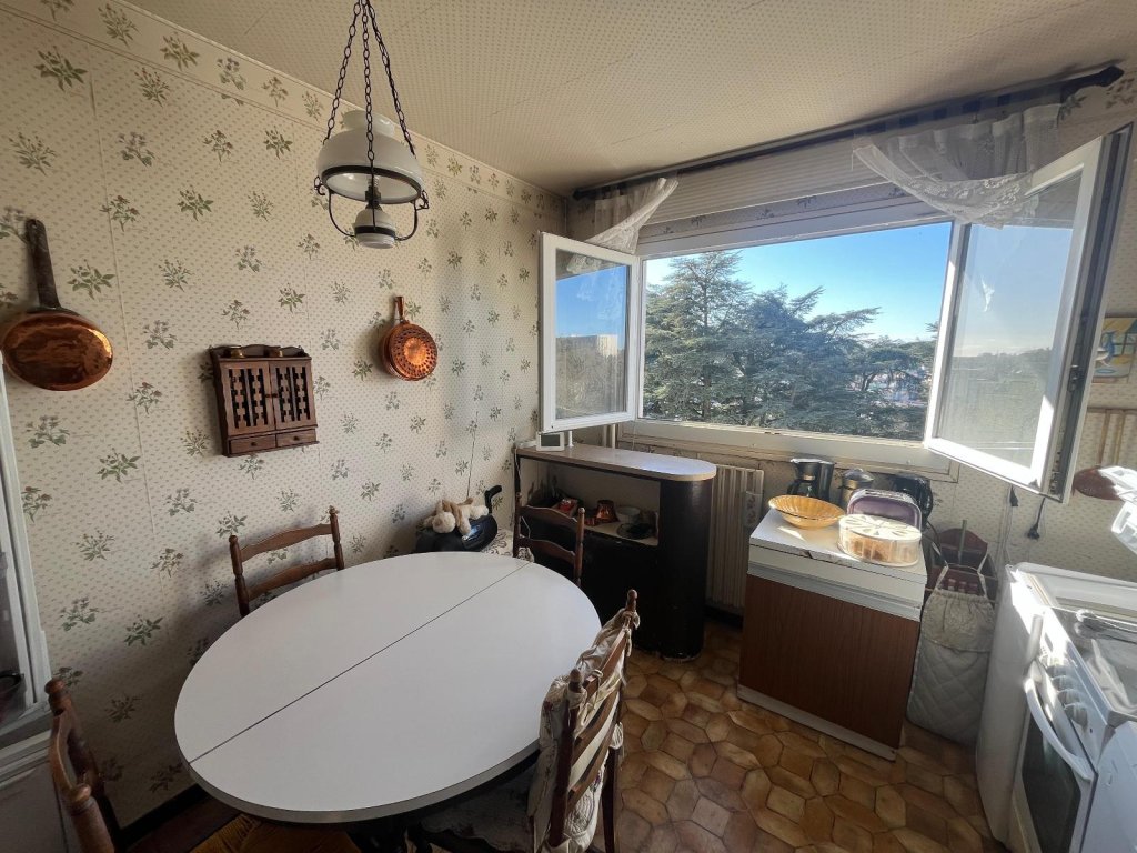 APPARTEMENT T3 A VENDRE - ST ETIENNE - 67 m2 - 75 000 &euro;