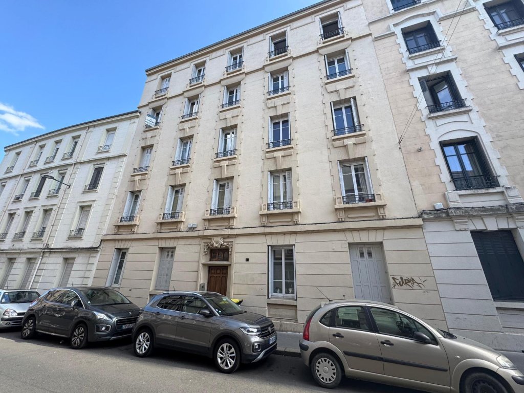 APPARTEMENT T3 A VENDRE - ST ETIENNE - 71 m2 - 85 000 &euro;