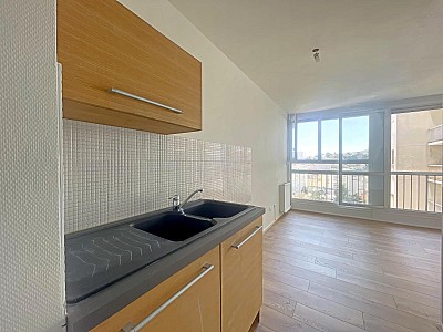 APPARTEMENT T3 A VENDRE - ST ETIENNE Centre Ville - 52.44 m2 - 75 000 &euro;