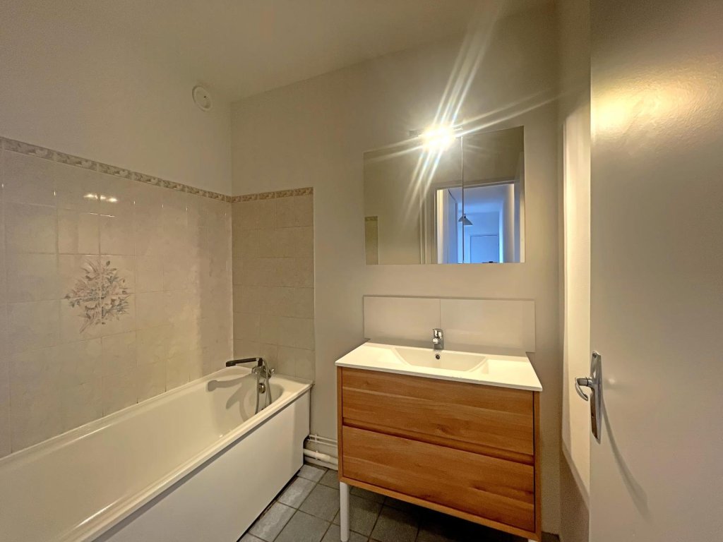 APPARTEMENT T3 A VENDRE - ST ETIENNE Centre Ville - 52.44 m2 - 75 000 &euro;