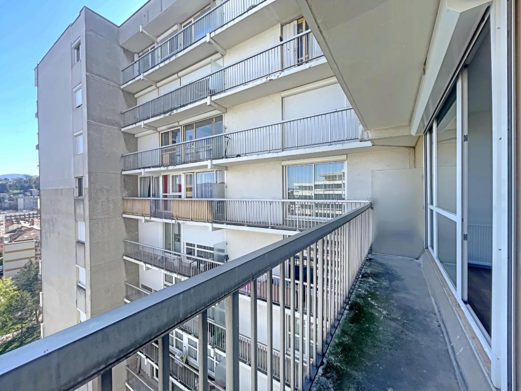APPARTEMENT T3 A VENDRE - ST ETIENNE Centre Ville - 52.44 m2 - 75 000 &euro;