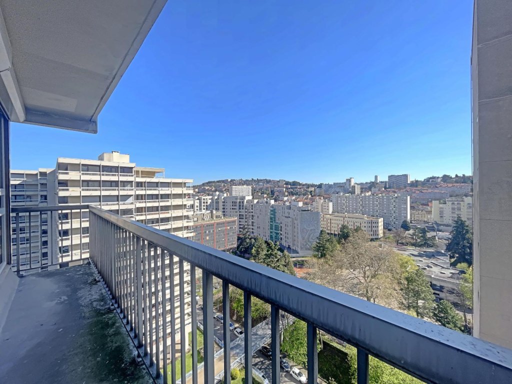 APPARTEMENT T3 A VENDRE - ST ETIENNE Centre Ville - 52.44 m2 - 75 000 &euro;