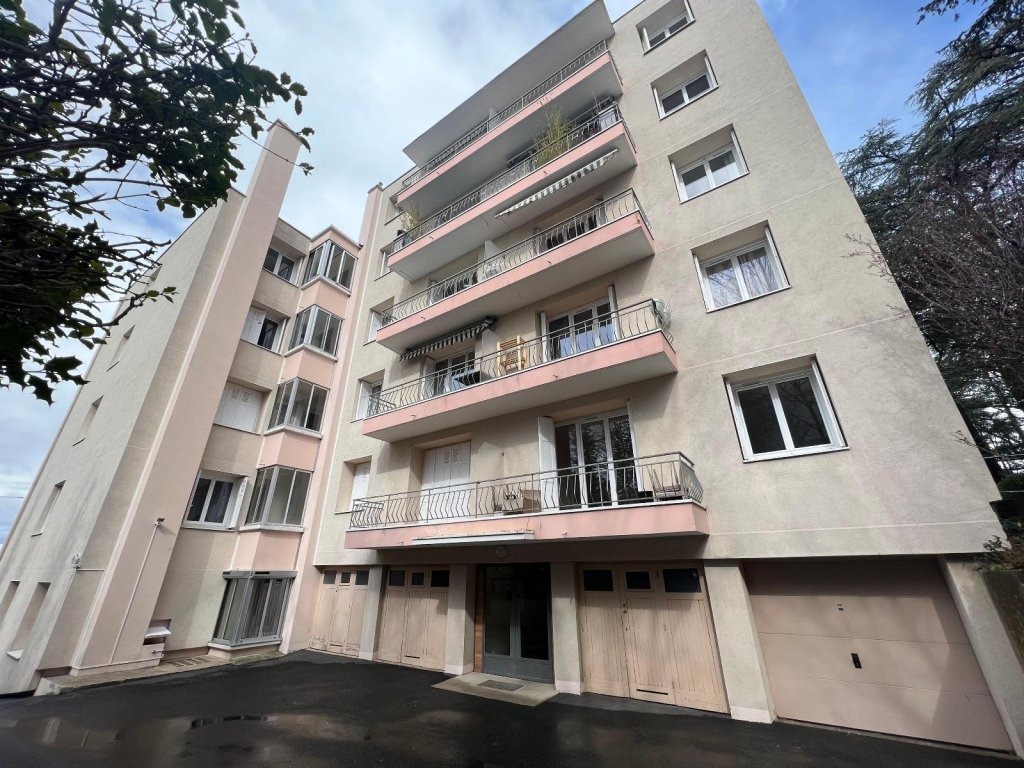 APPARTEMENT T3 A VENDRE - ST ETIENNE - 57 m2 - 69 500 &euro;