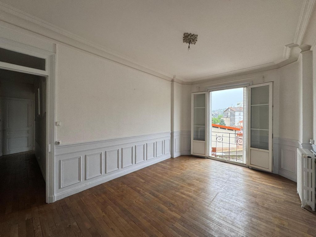 APPARTEMENT T3 A VENDRE - ST ETIENNE Centre Ville - 56.07 m2 - 49 000 &euro;