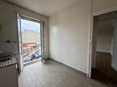 APPARTEMENT T3 A VENDRE - ST ETIENNE Centre Ville - 56.07 m2 - 49 000 &euro;